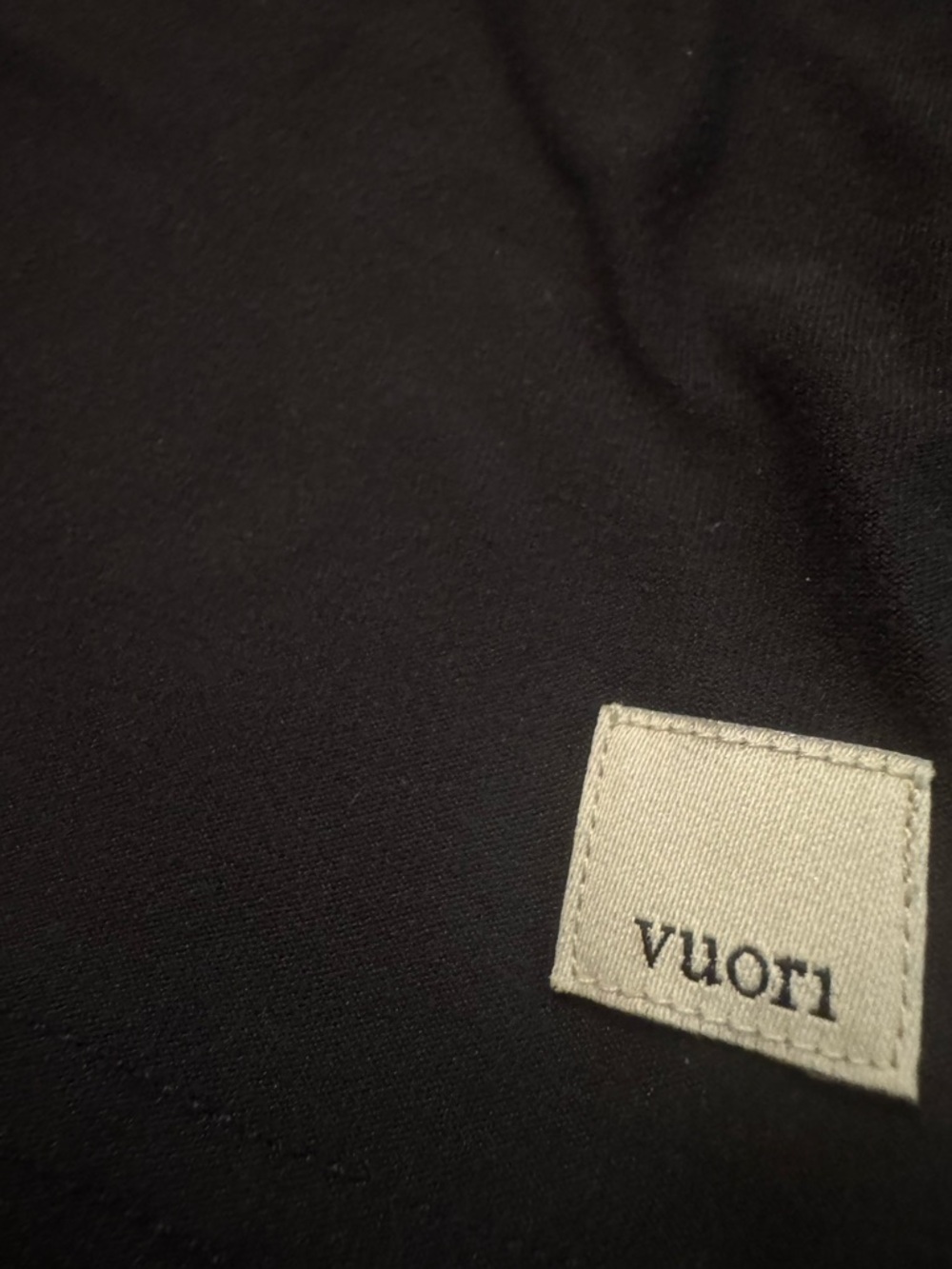 Vuori - Energy Black Sleeveless Performance Tank - Medium - Picture 4 of 4